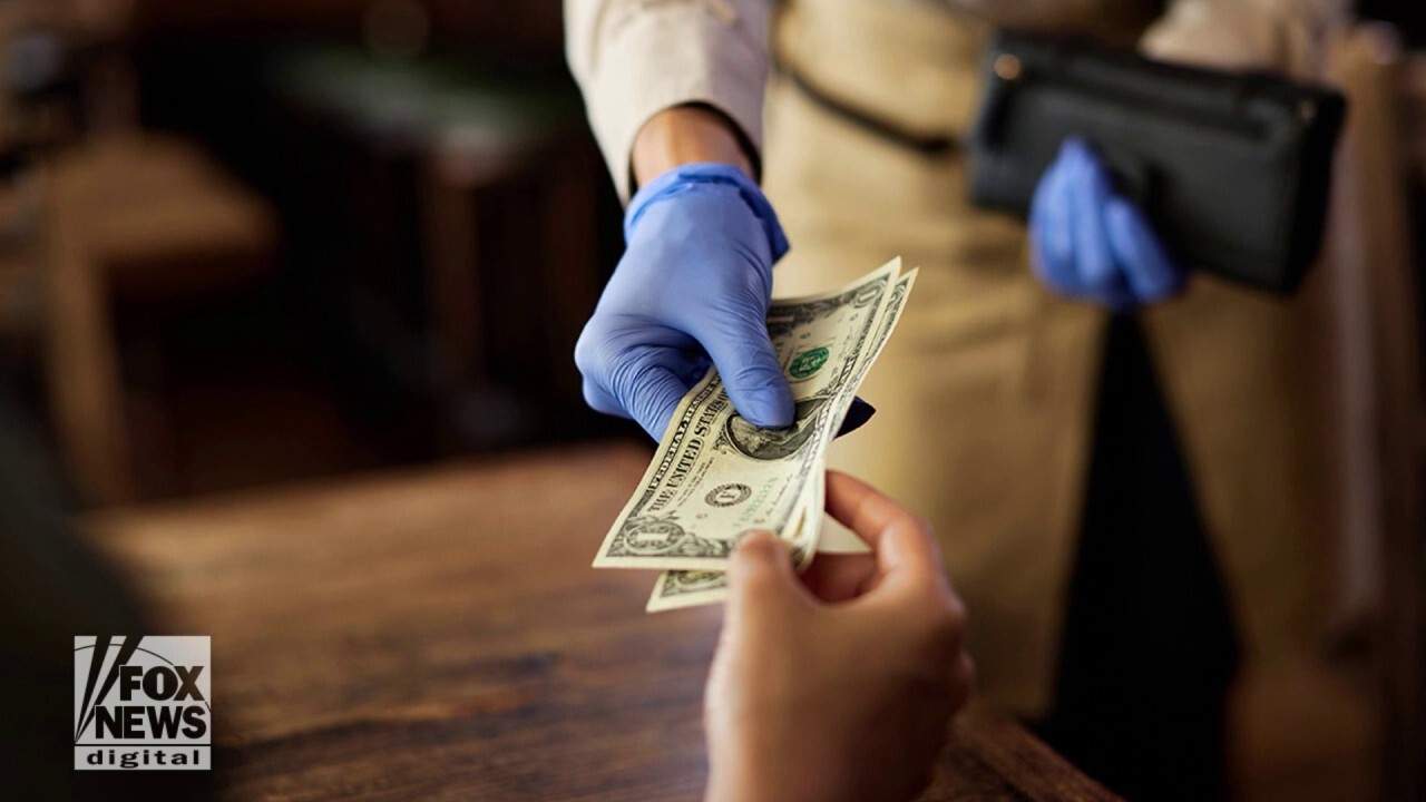 Who should you tip for the holidays?