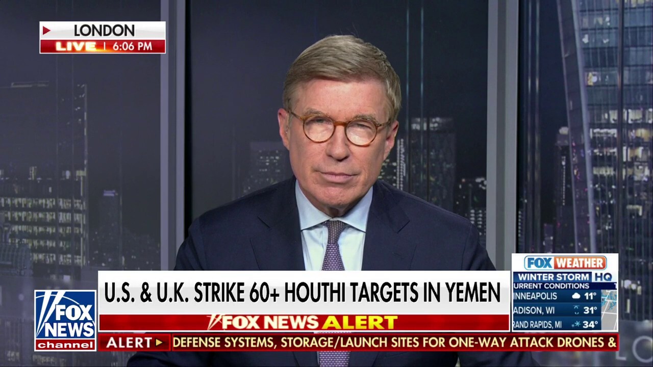 Военноморските сили на САЩ обявяват първото изземване на ирански оръжия, предназначени за Йемен, тъй като два SEAL остават изгубени от мисията