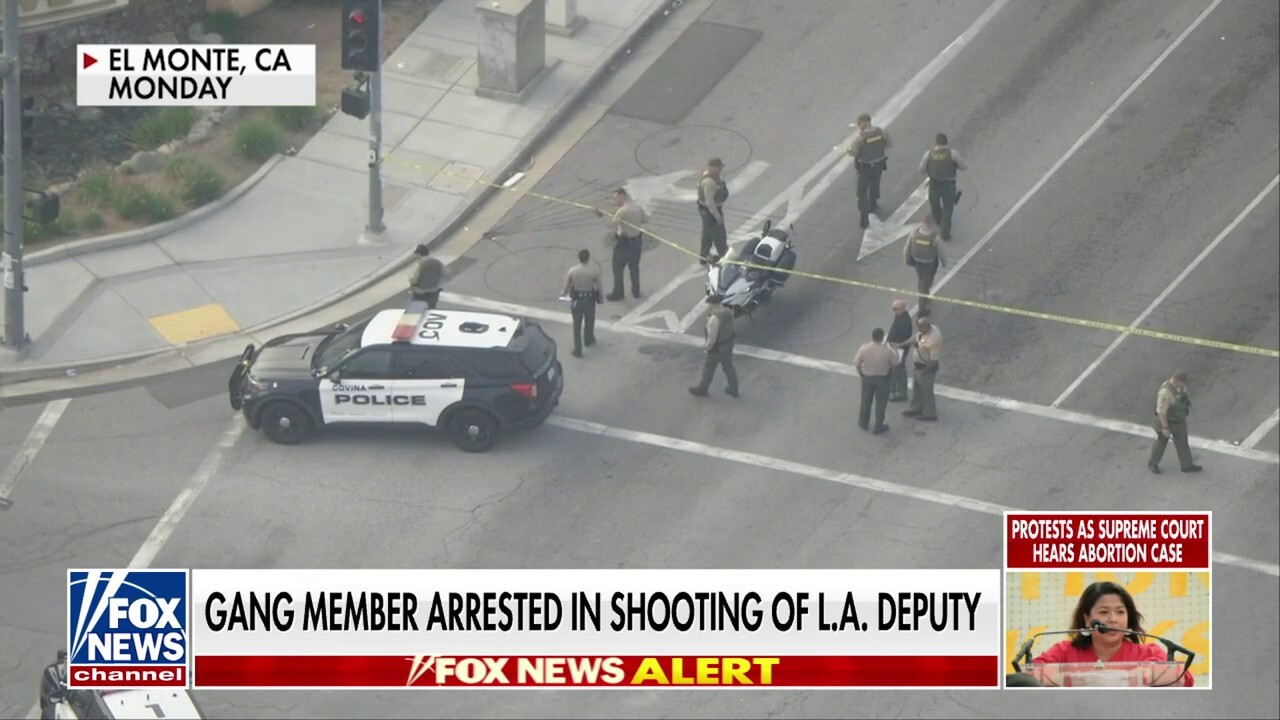 Fox News’ Bill Melugin reports on the arrest of a previously convicted gang member in the shooting of an L.A. deputy.
