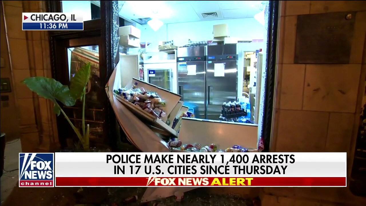 Looters leave trail of destruction in Chicago's business district