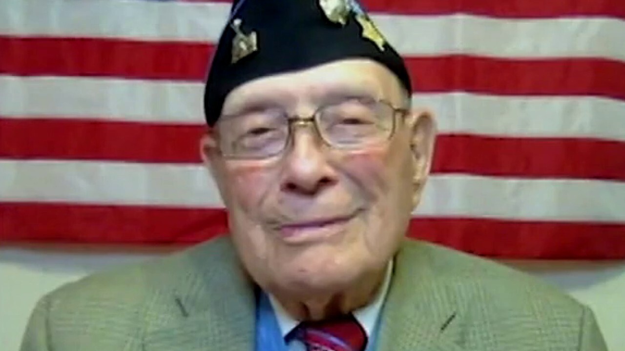 Medal of Honor recipient reflects on 75th anniversary of Japan's surrender