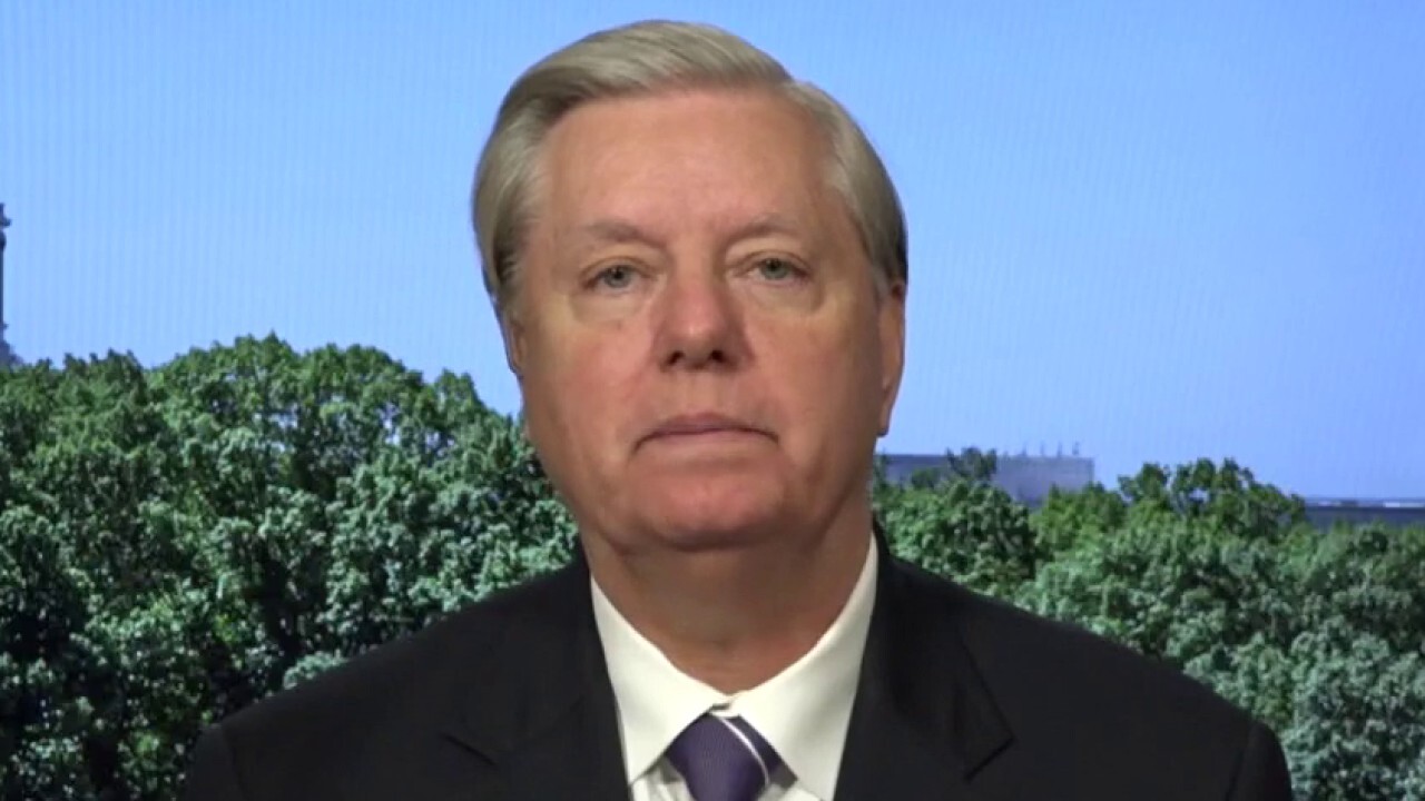 Sen. Lindsey Graham on Flynn case: This has become a complete joke