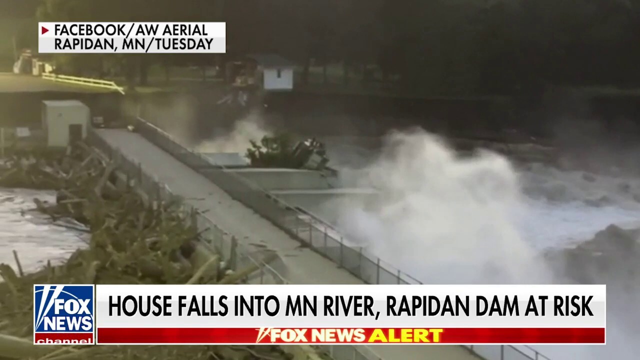 House falls into Minnesota river as Rapidan Dam remains at risk of failing