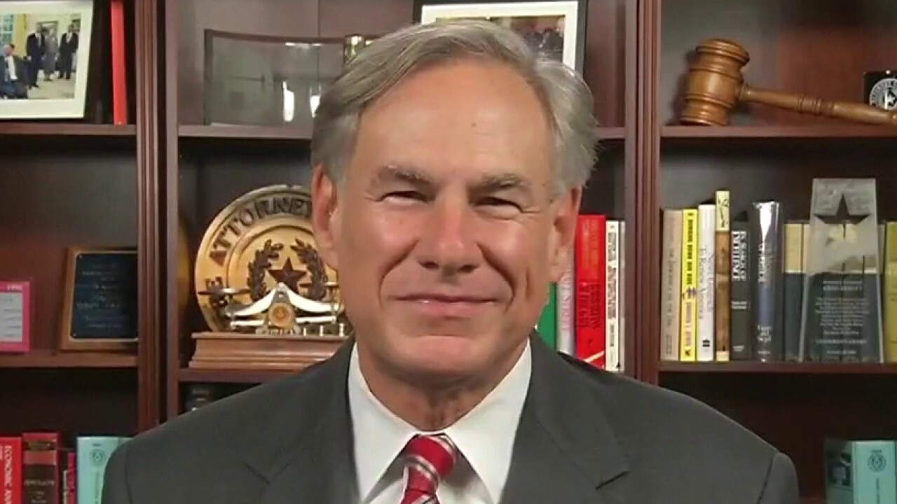 Texas Gov. Greg Abbott provides update on surge of COVID cases, urges Americans to wear masks	