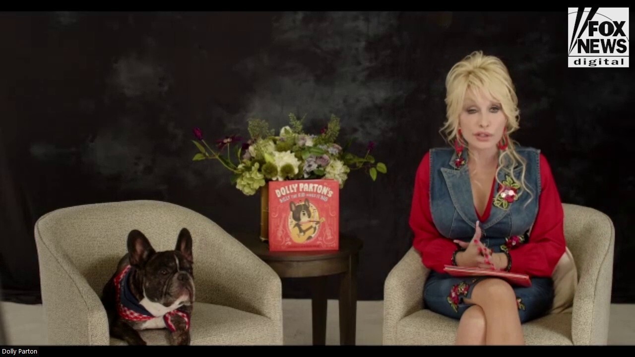 Dolly Parton details what she loves about country music