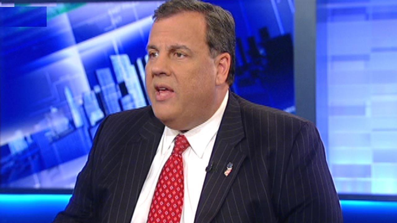 Christie: Clinton's campaign is trying to run out the clock