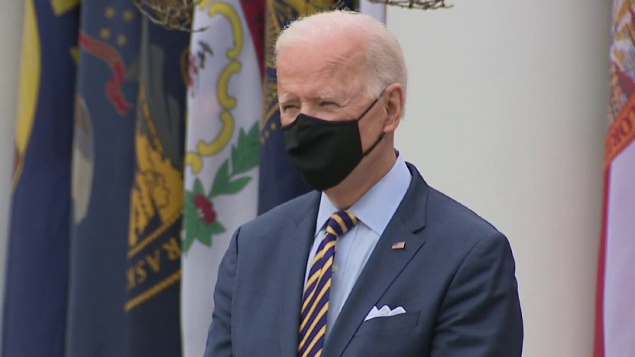 Biden won't even take questions in a casual setting: Fleischer