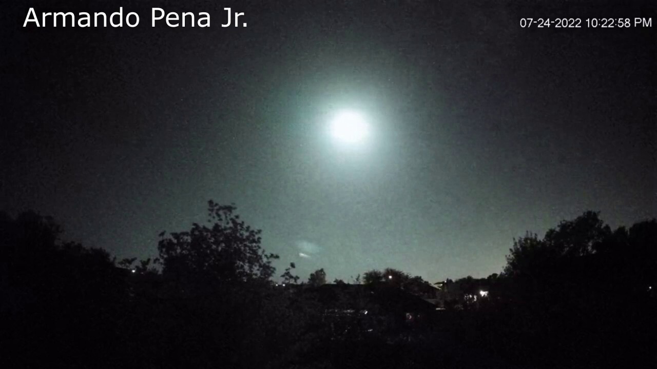 Fireball lights up night sky in central Texas
