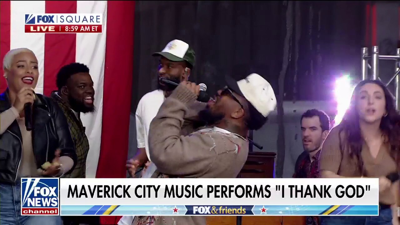 Maverick City Music performs ‘I Thank God’