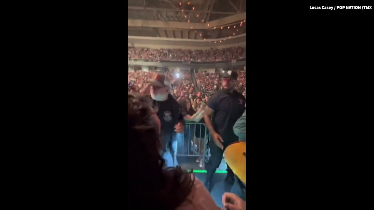 Fan gets kicked out of Zach Bryan's concert