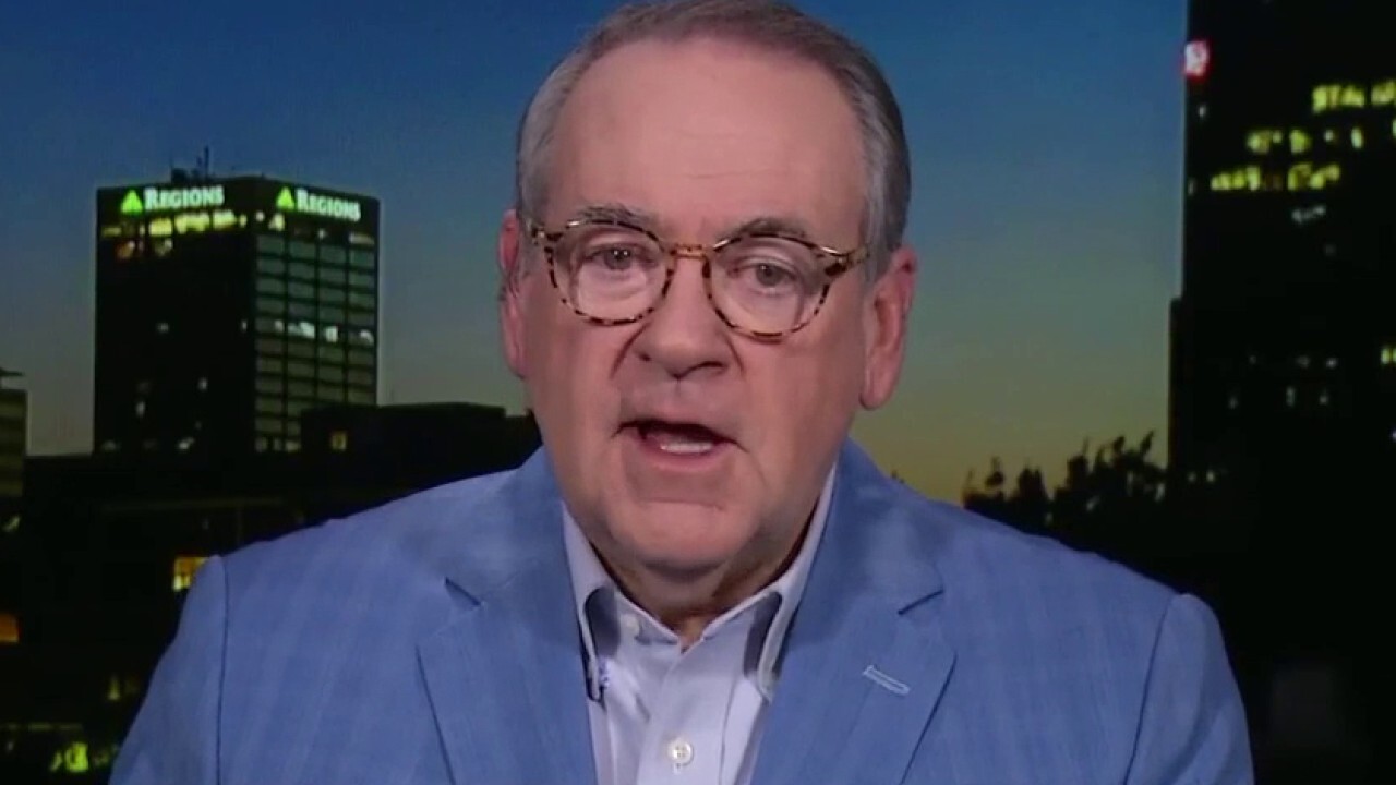 'If walls are immoral, take them down around D.C.': Huckabee