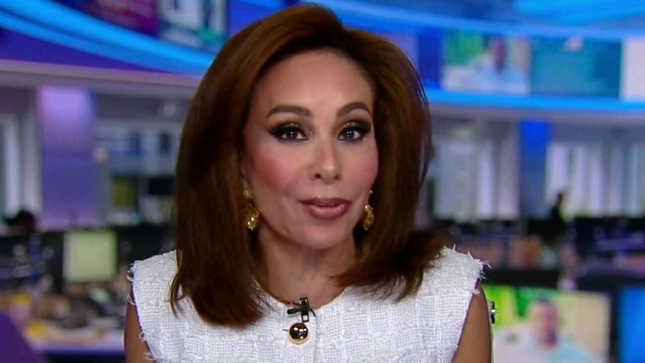 'The Five' co-host Judge Jeanine Pirro goes off on Vice President Kamala Harris' failures on the border on 'Hannity.' 