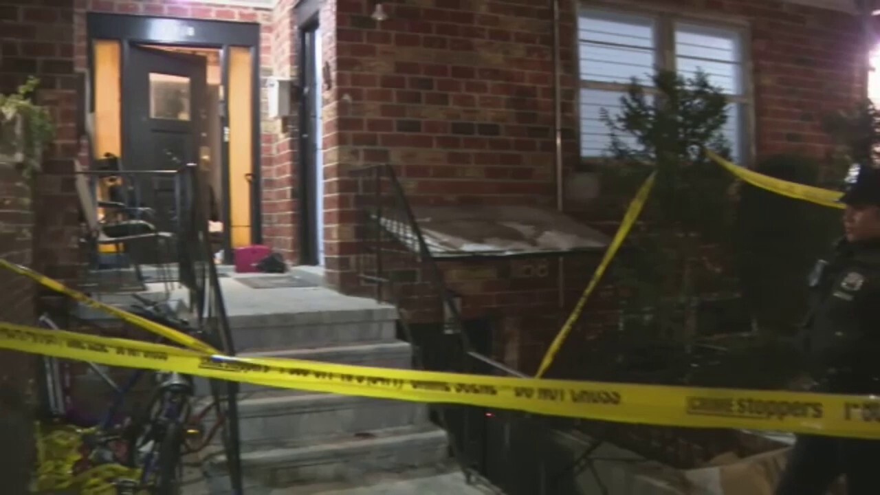 Предполага се, че възрастна двойка от Бруклин е намушкана до смърт от „психично болен“ син: полицията