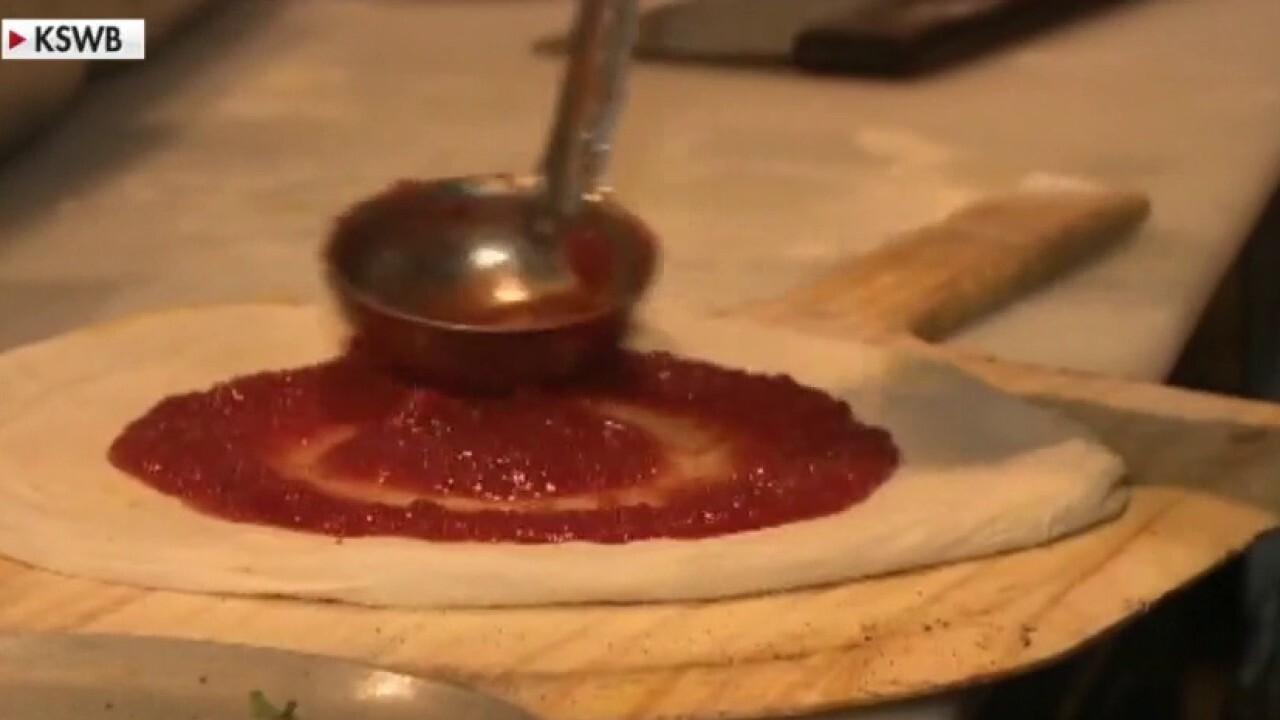 Furloughed San Diego chefs start pizza business	