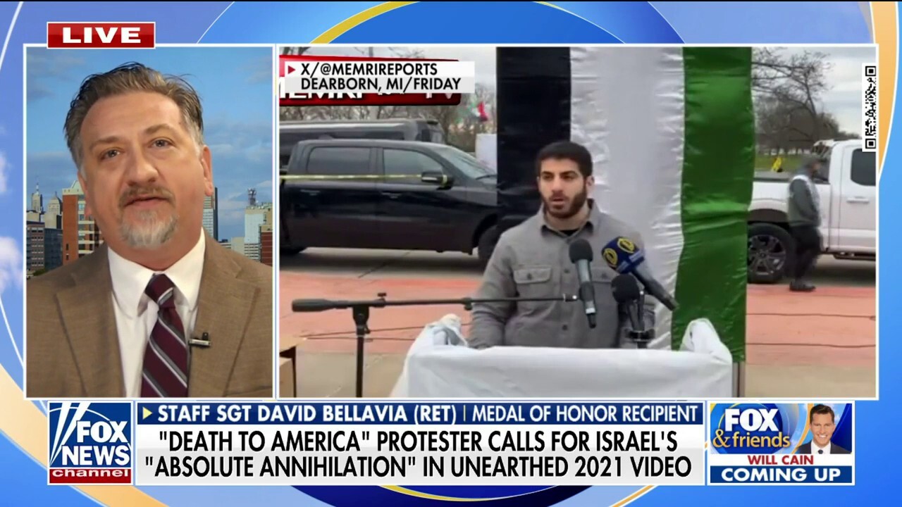 Medal of Honor recipient David Bellavia joined 'Fox & Friends' to discuss his reaction to a 'Death to America' protester calling for the destruction of the U.S. and Israel. 