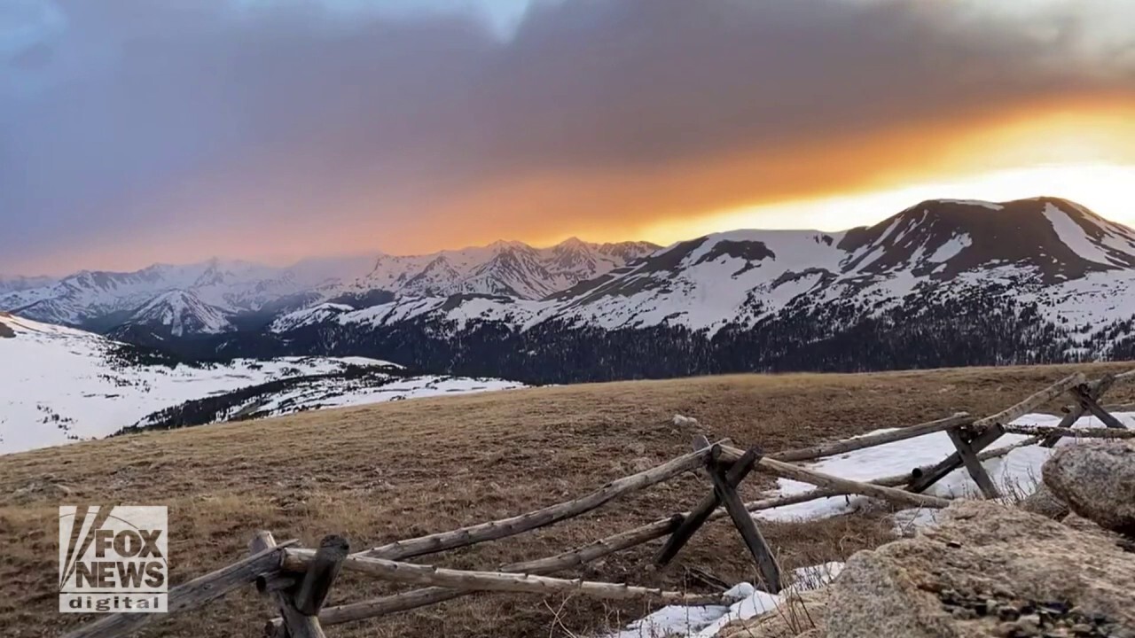 Mesmerizing! Gorgeous snowy mountain and stunning sunset seen in unique video