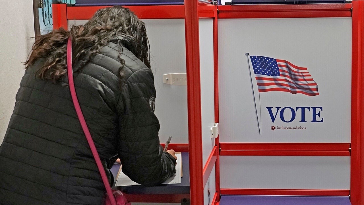 Fox News contributor Brian Brenberg discusses Americans' top concerns with voters in New York.