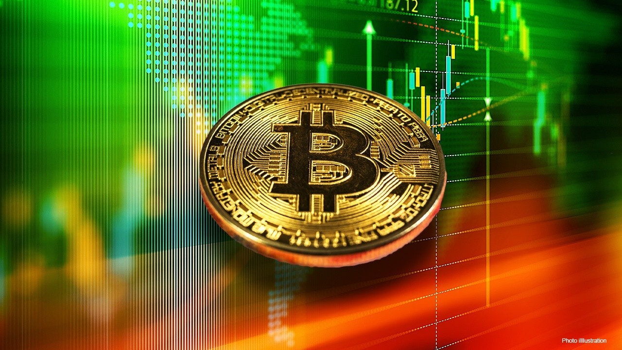 Kingsview Wealth Management CIO Scott Martin and CoinShares chief strategy officer Meltem Demirors provide insight into how investors should approach cryptocurrency. 