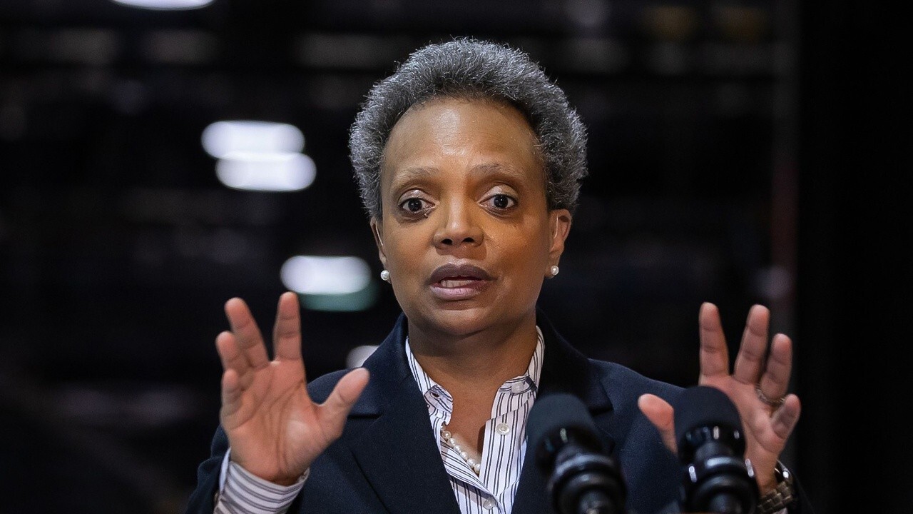 Mayor Lori Lightfoot presented her proposed 2022 Chicago budget to the City Council. FOX Business’ Grady Trimble with more. 