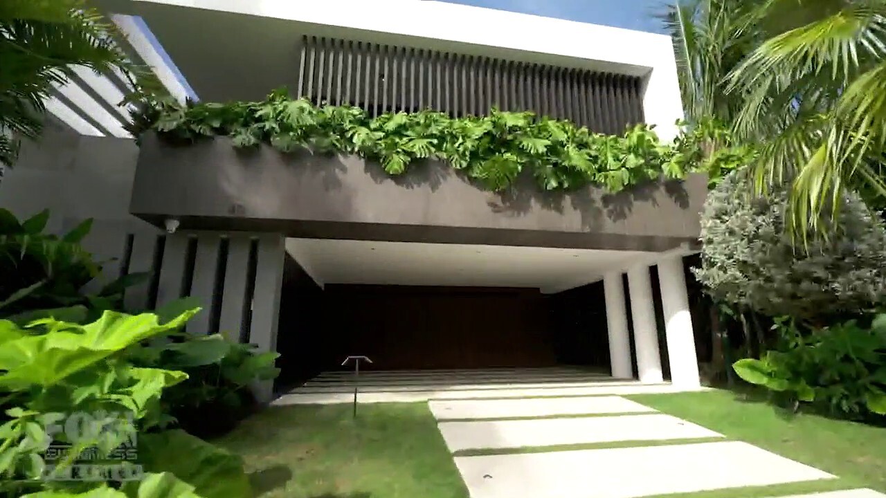 Kacie McDonnell showcases a massive home in Miami