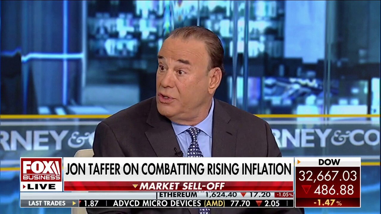 'Bar Rescue' host Jon Taffer discusses the 'unique situation' facing restaurants as they battle rising inflation on 'Varney & Co.'