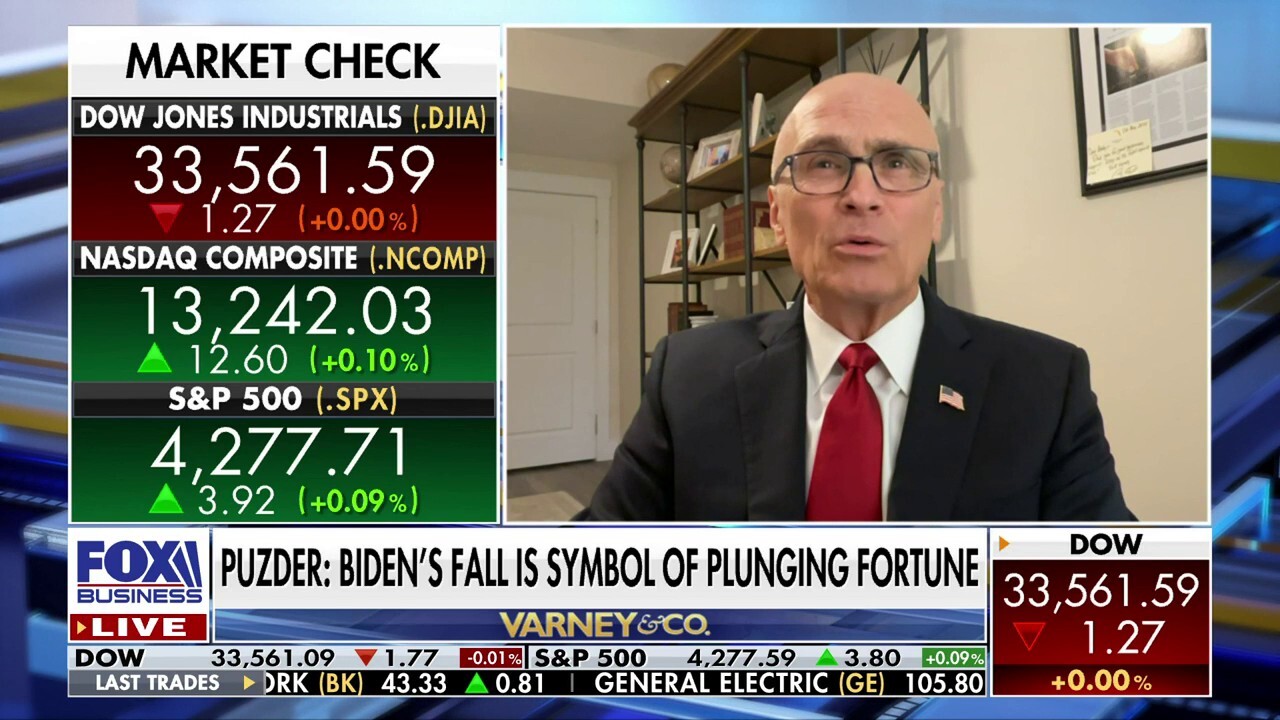 Former CKE Restaurants CEO Andy Puzder argues cutting back government spending would help the Federal Reserve's job to cool inflation.
