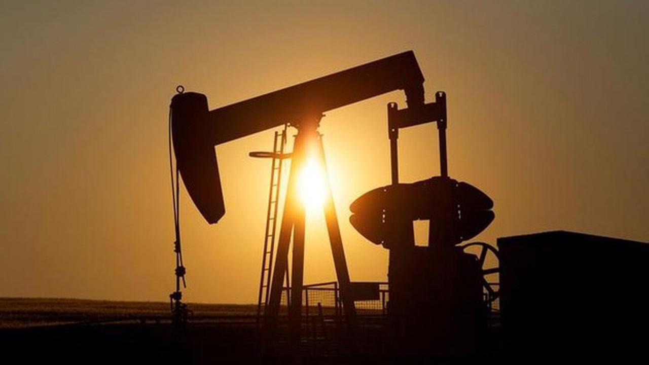Absolutely have an oil glut as the US keeps producing more and more: Prosper Trading Academy CEO