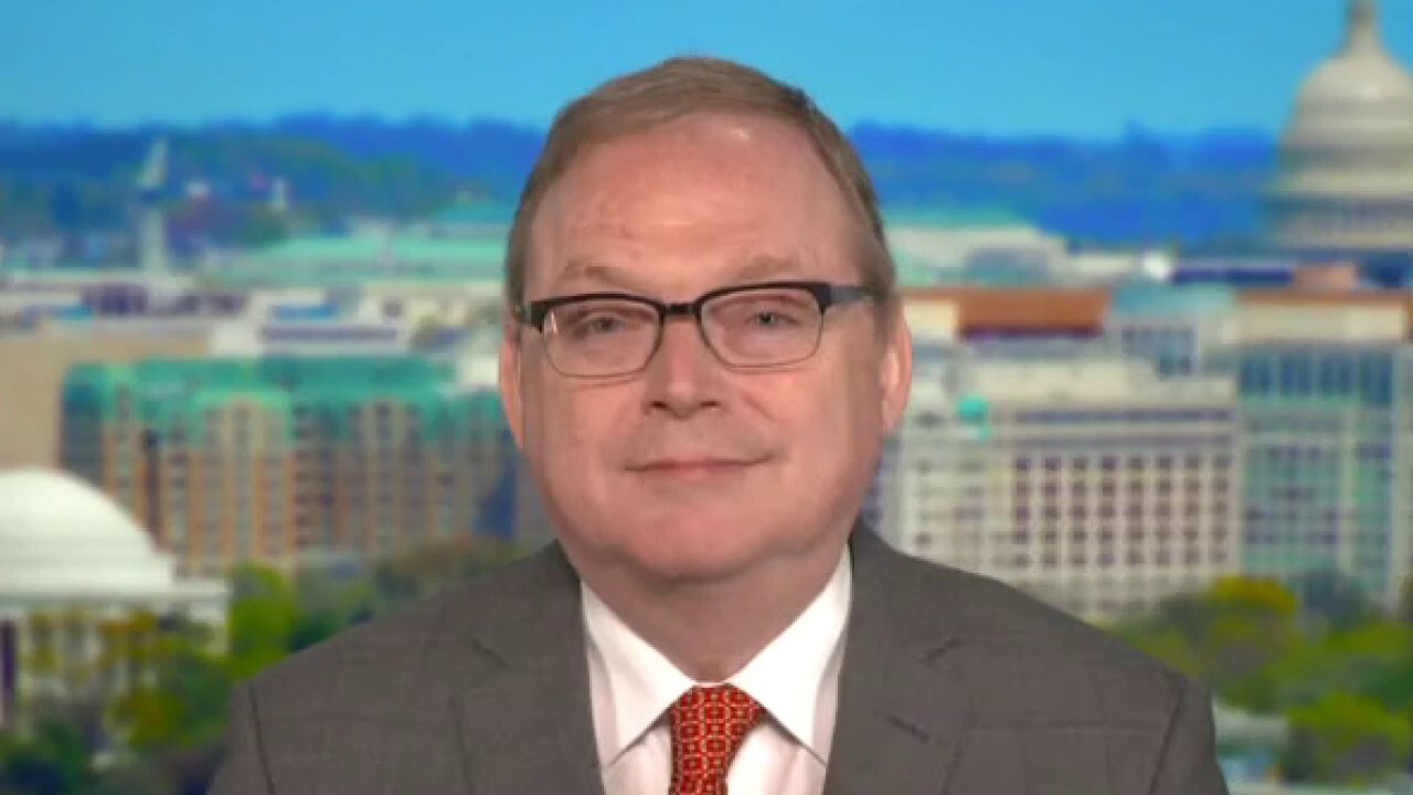 Former Chair of Council of Economic Advisers Kevin Hassett joins ‘Kudlow’ to discuss Biden’s troubled economy.