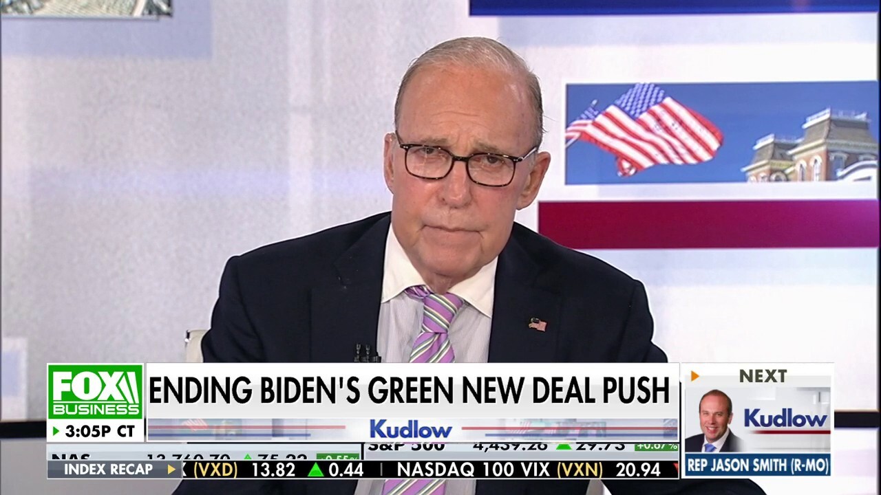  FOX Business host Larry Kudlow takes a hit at Bidenomics and gives his take on responding to the Russia-Ukraine war on 'Kudlow.'