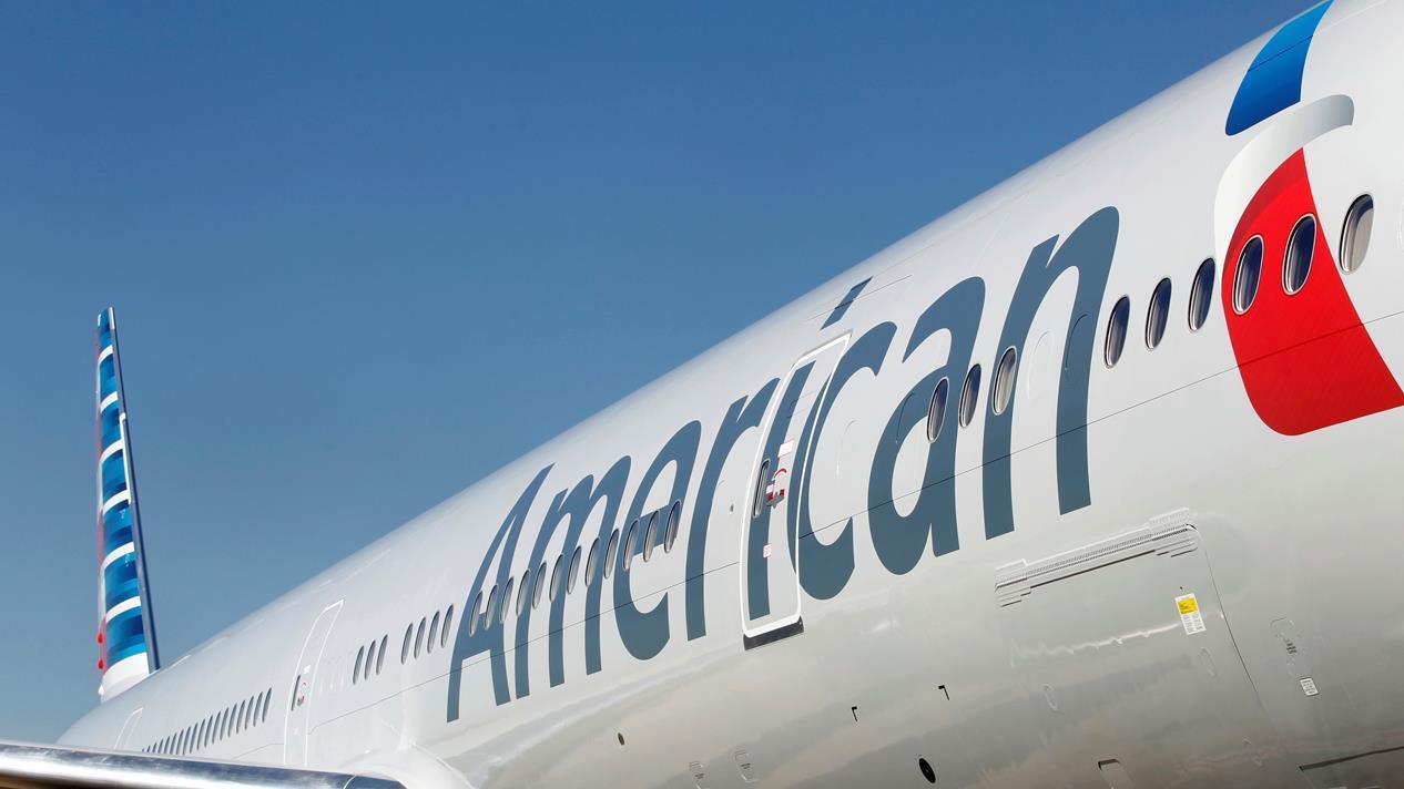 American Airlines computer glitch causes holiday pilot shortage