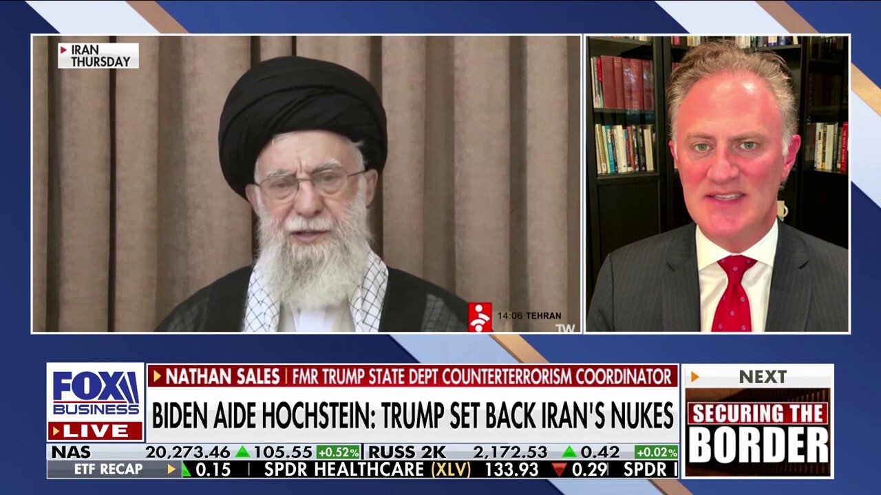 How Trump is 'taking a page from his own playbook' on the Middle East