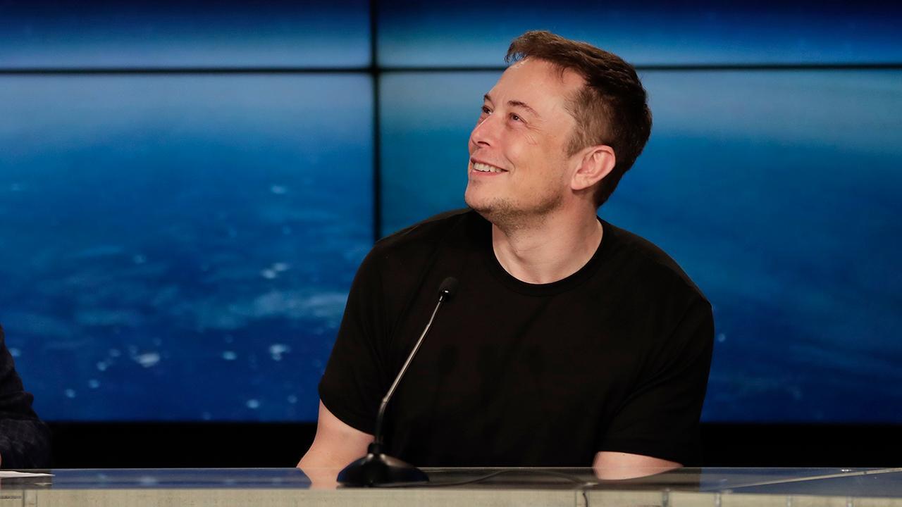 Elon Musk eyes rocket to Mars