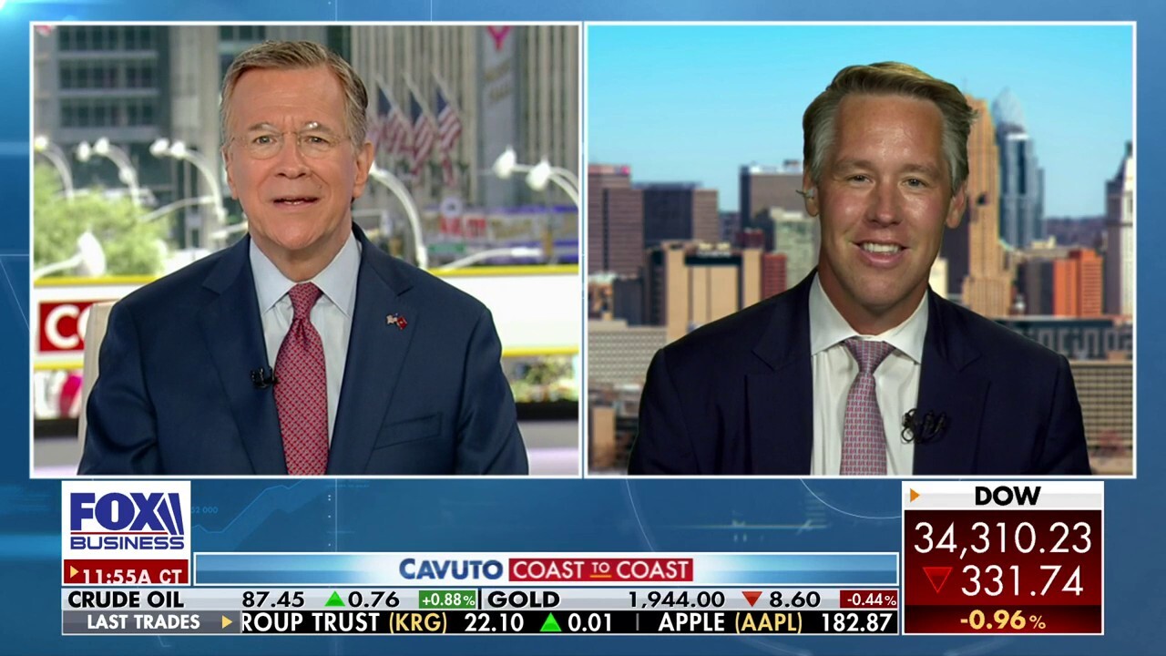 Former Anheuser-Busch executive Anson Frericks reacts to Bill Gates’ investment into the beer maker and discusses woke investing on ‘Cavuto: Coast to Coast.’