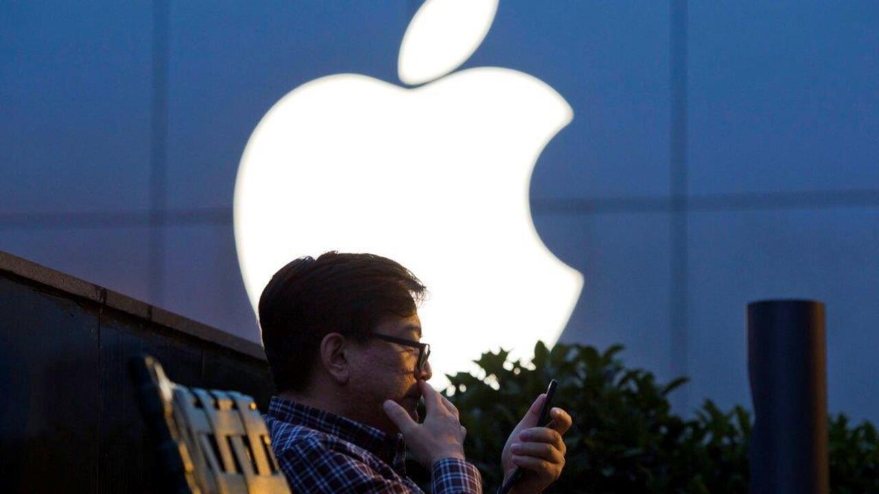 Apple's Disney, Tesla, Netflix purchase is misguided: Munster