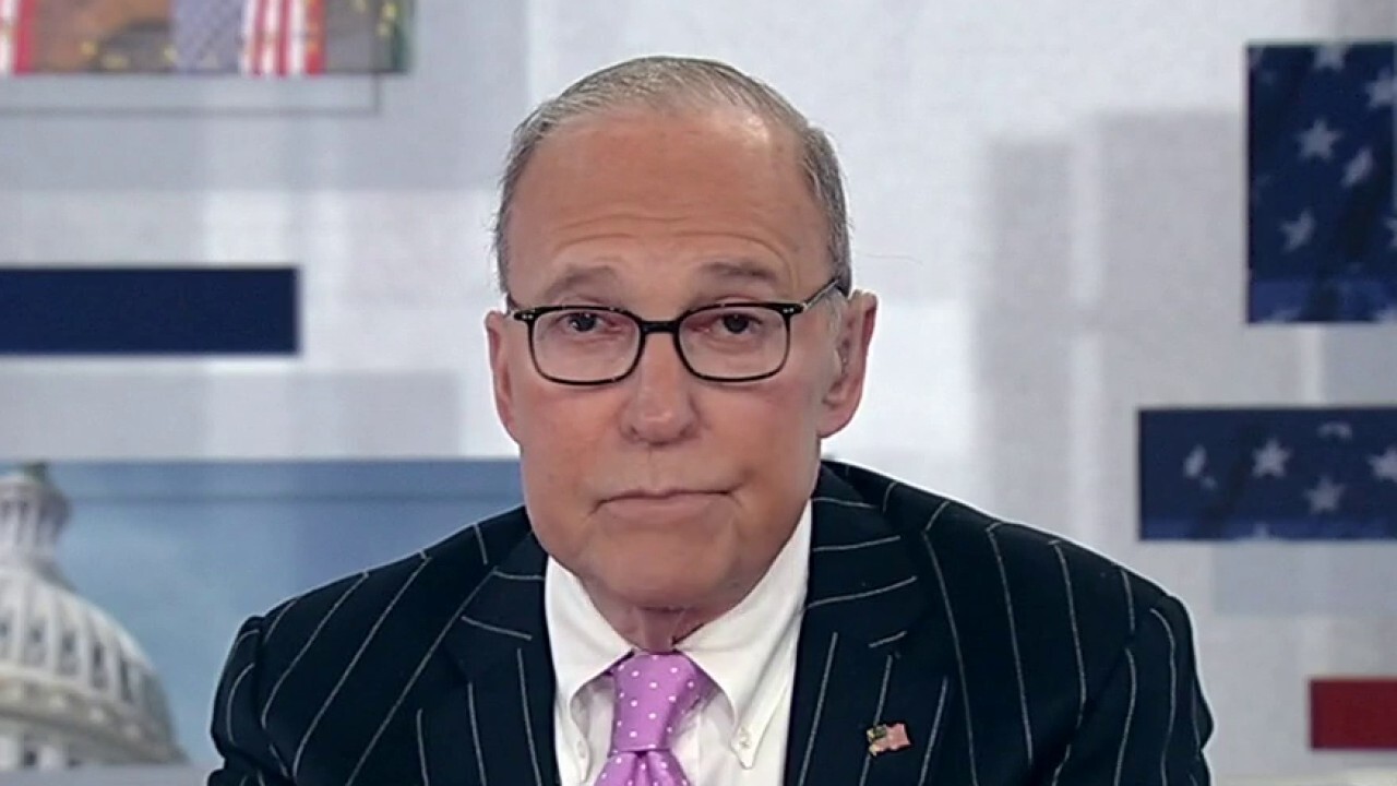 FOX Business host Larry Kudlow weighs in on the Federal Reserve's announcement on rate hikes, a recession and rips lawmakers' omnibus spending bill on 'Kudlow.'