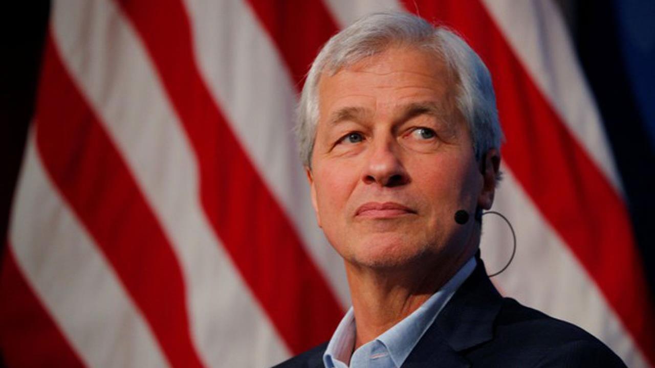 JPMorgan’s Jamie Dimon says he could beat Trump in an election