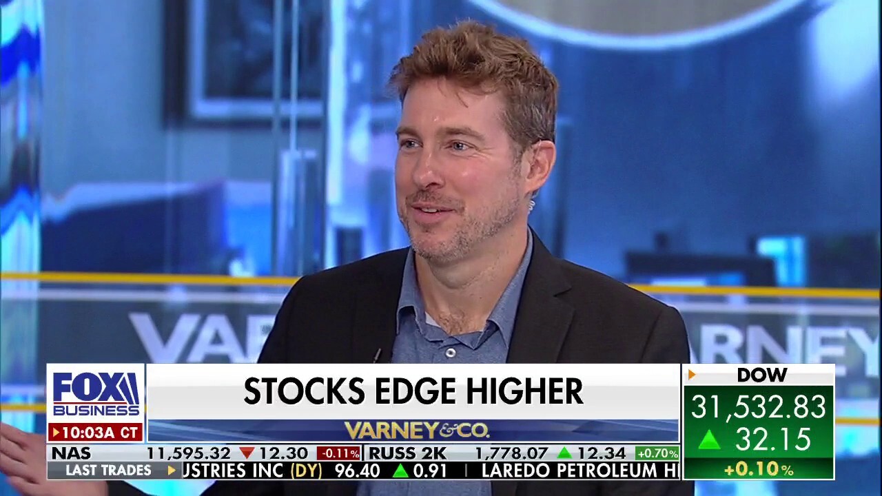 It's time to start buying stocks: Expert