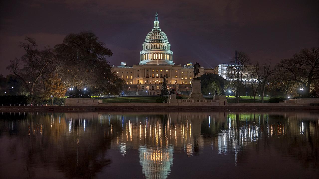 Democrats eyeing 2020 bids push for income handouts