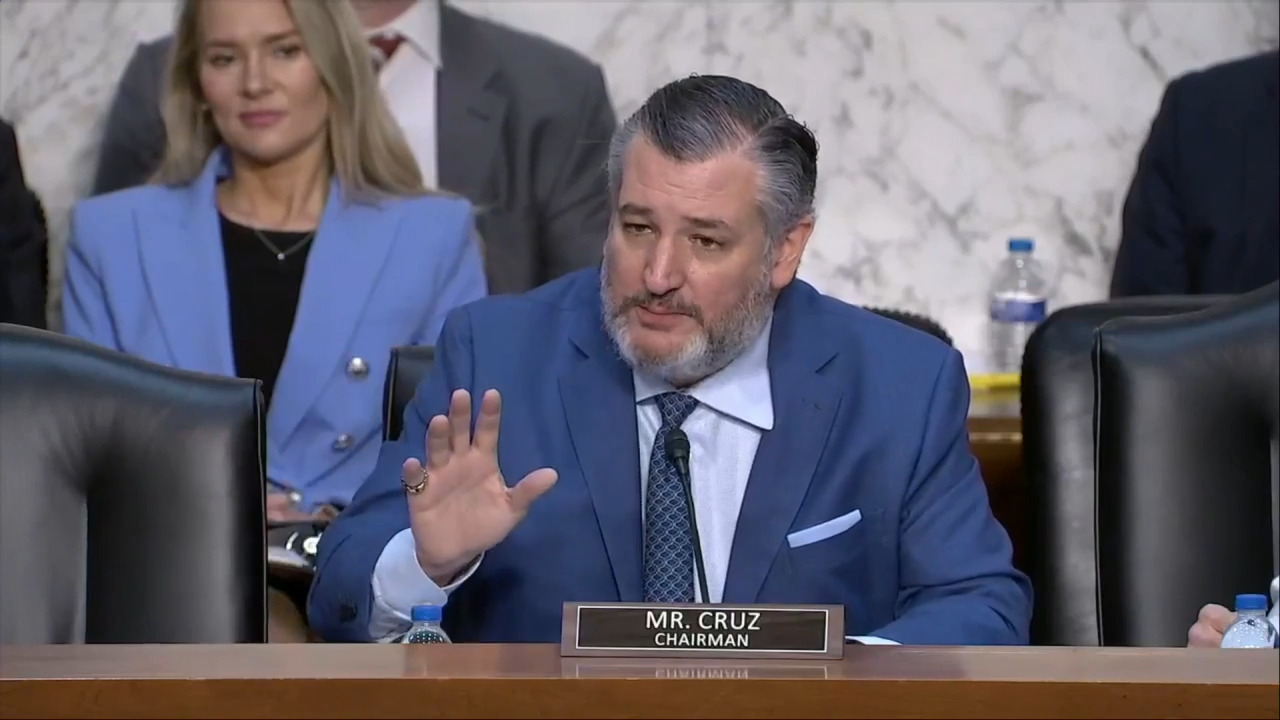 Sen. Ted Cruz chairs a Senate Commerce Committee hearing on AI