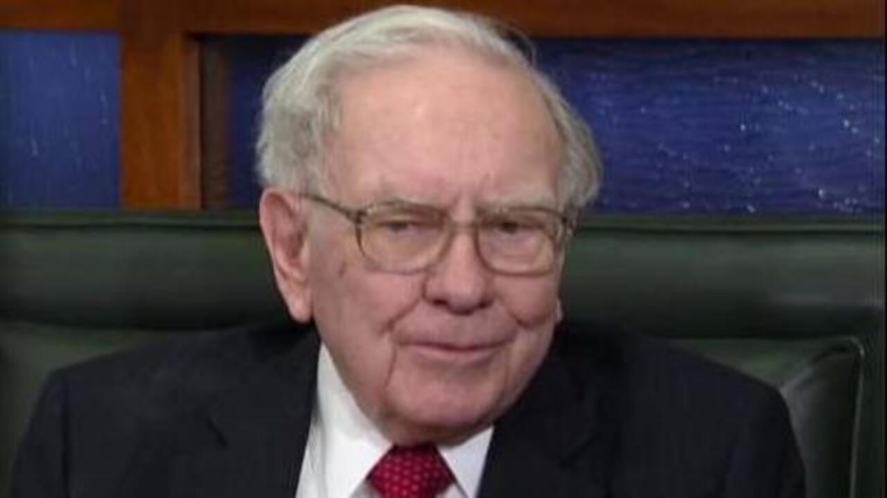 Warren Buffett: Rate hikes don't factor into 1% of decisions on buying businesses