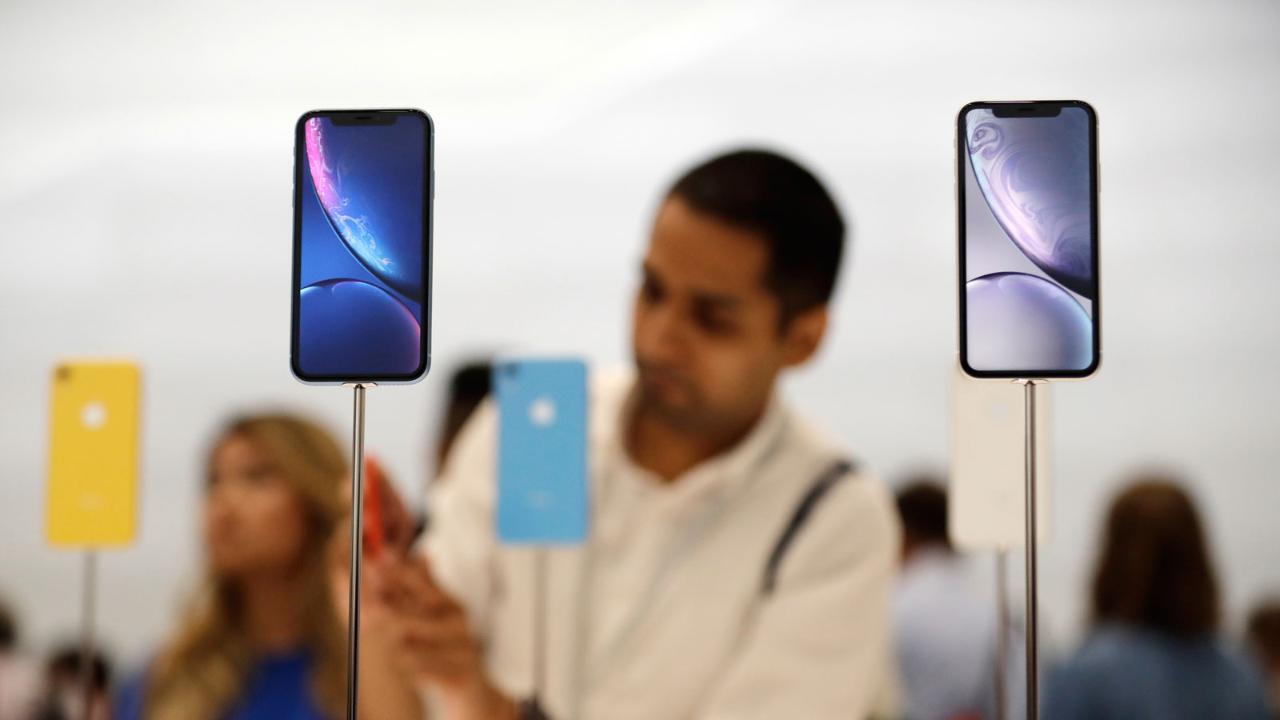 Apple not having 5G is an even bigger problem because carriers like Samsung are going to: Market expert