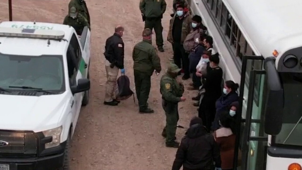 Illegal alien 'gotaways' on track to surpass 667K in 2022 fiscal year: Report