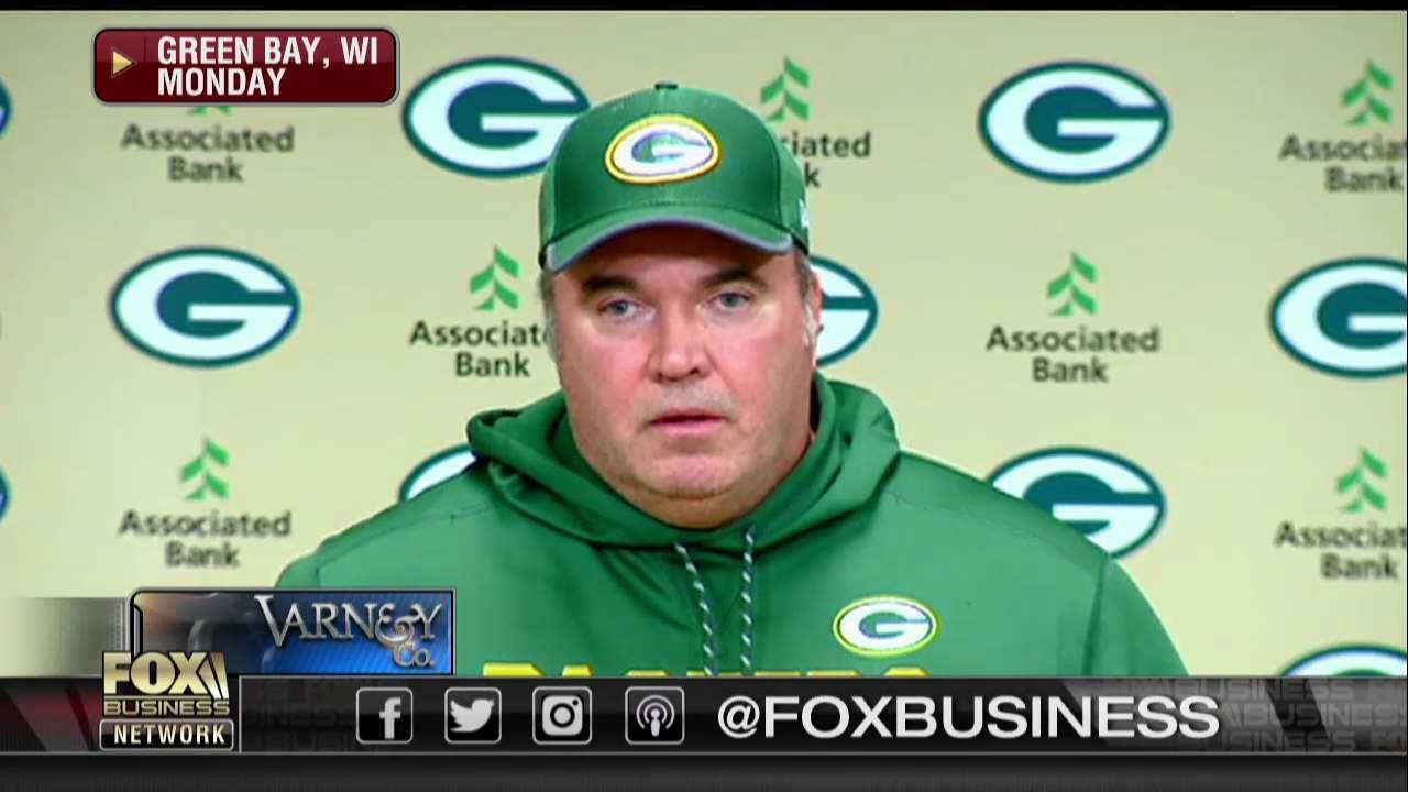 Mike McCarthy gets angry as reporter asks about Kaepernick