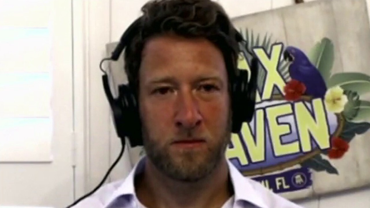 Barstool Sports founder Dave Portnoy discusses The New York Times' 'hit piece,' the FTX collapse, Elon Musk's 'Twitter Files' and the World Cup in a wide-ranging interview on 'Varney & Co.'