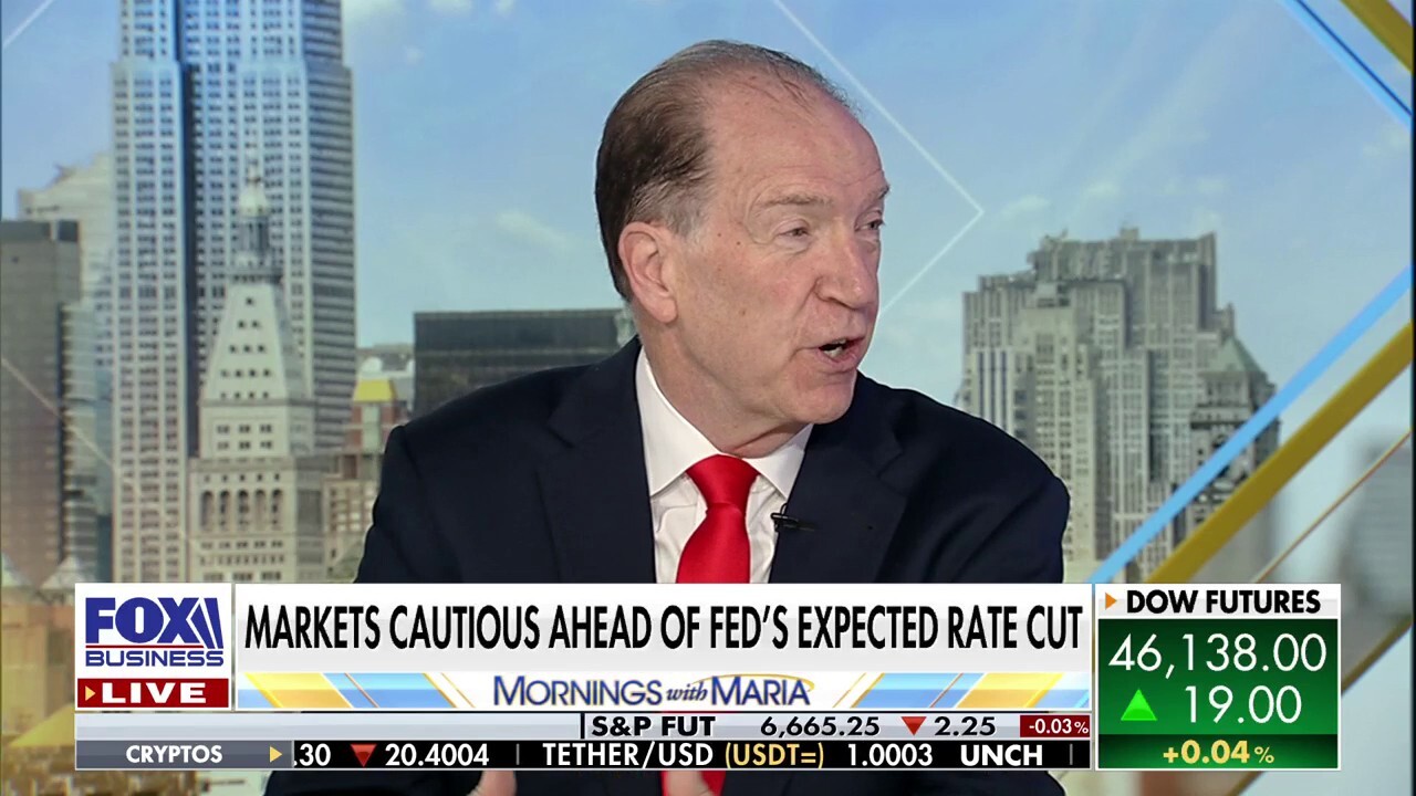 Former Treasury Undersecretary David Malpass breaks down the Fed’s expected rate cut, warns high rates are hurting small businesses and mortgages and weighs in on US-China trade talks on 'Mornings with Maria.'