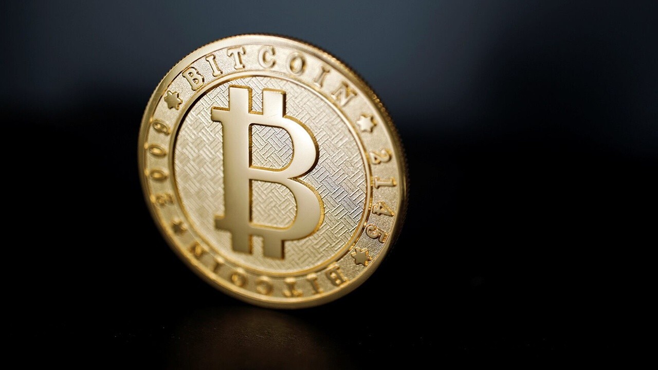 'Undressing Bitcoin' author Layah Heilpern explains why she's worried about the digital currency on 'Making Money with Charles Payne'