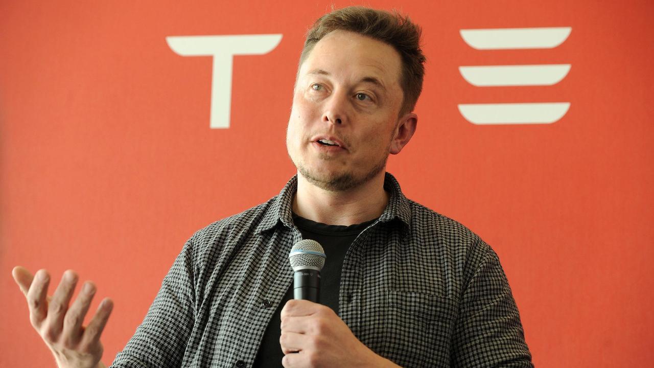 Elon Musk tweets he is considering taking Tesla private