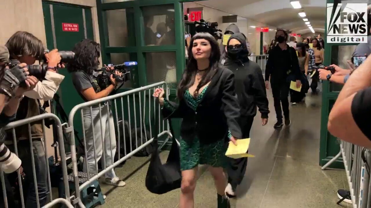 Supporters of Luigi Mangione Leave Court