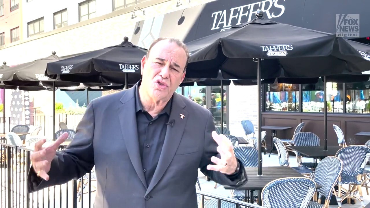 'Bar Rescue' host Jon Taffer on how small businesses can be successful