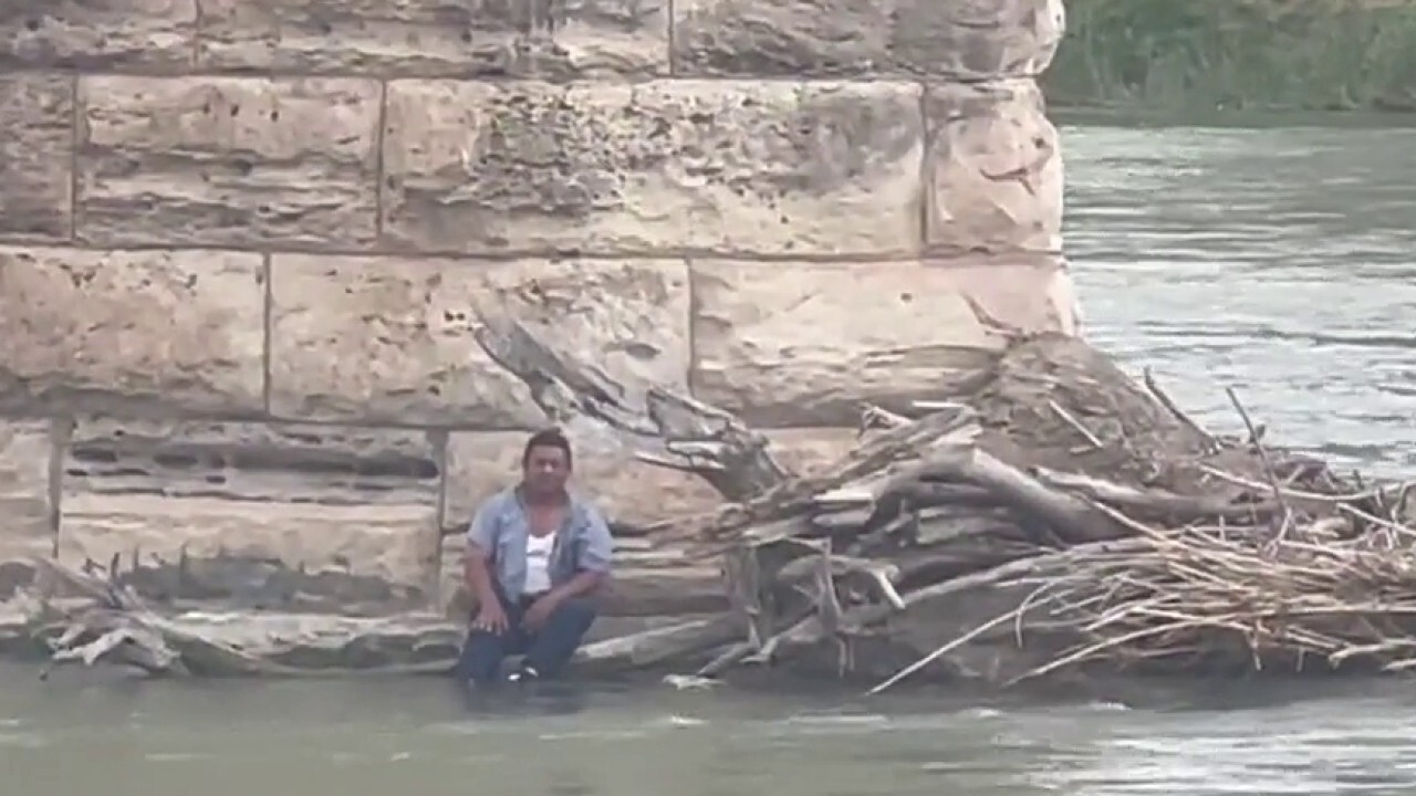 Exclusive video shows migrants struggling to cross Rio Grande